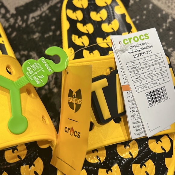 Limited edition WuTang crocs - Picture 3 of 3